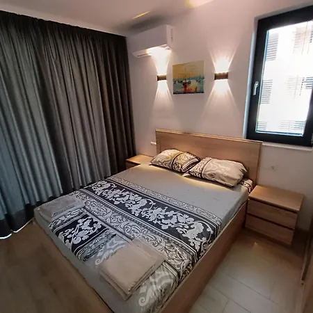 Apartment 10 улица македония 33 *